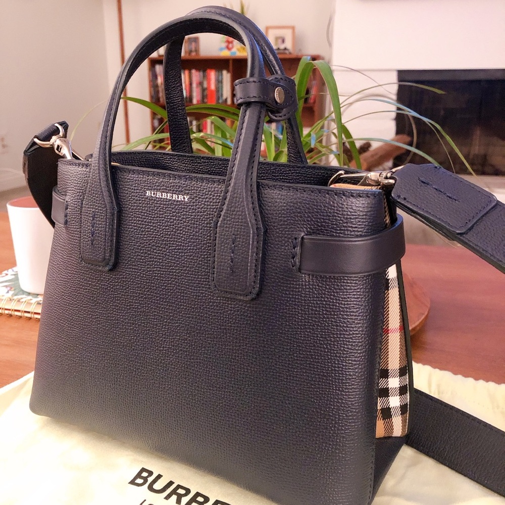 Burberry banner Small